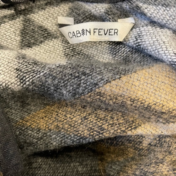 Cabin Fever Aztec Geometric Pattern Wrap Blanket Cape Poncho Jacket One size - Picture 16 of 16